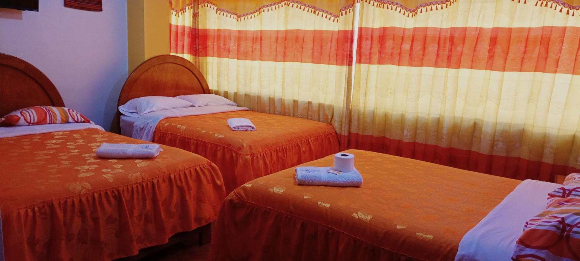 Hostal Acuarius פונו מראה חיצוני תמונה