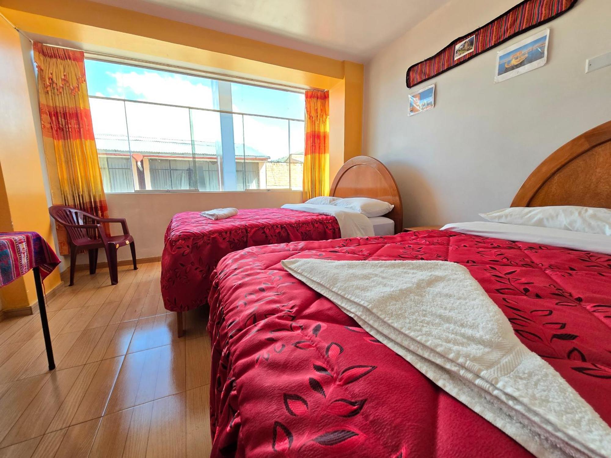 Hostal Acuarius פונו מראה חיצוני תמונה