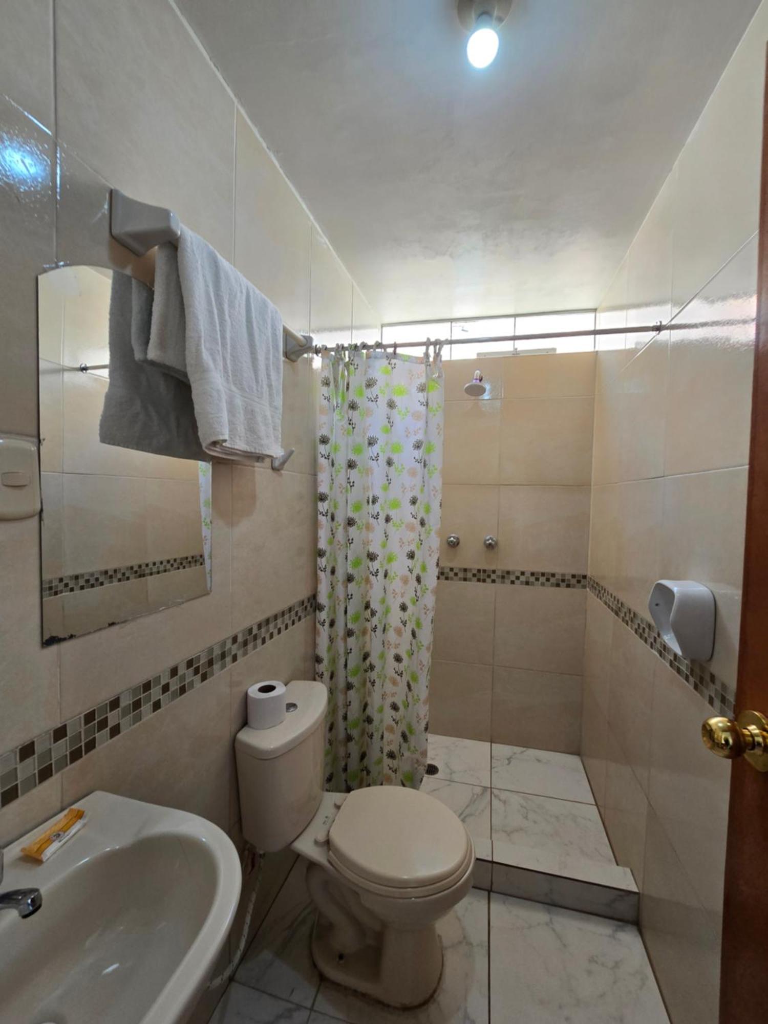 Hostal Acuarius פונו מראה חיצוני תמונה