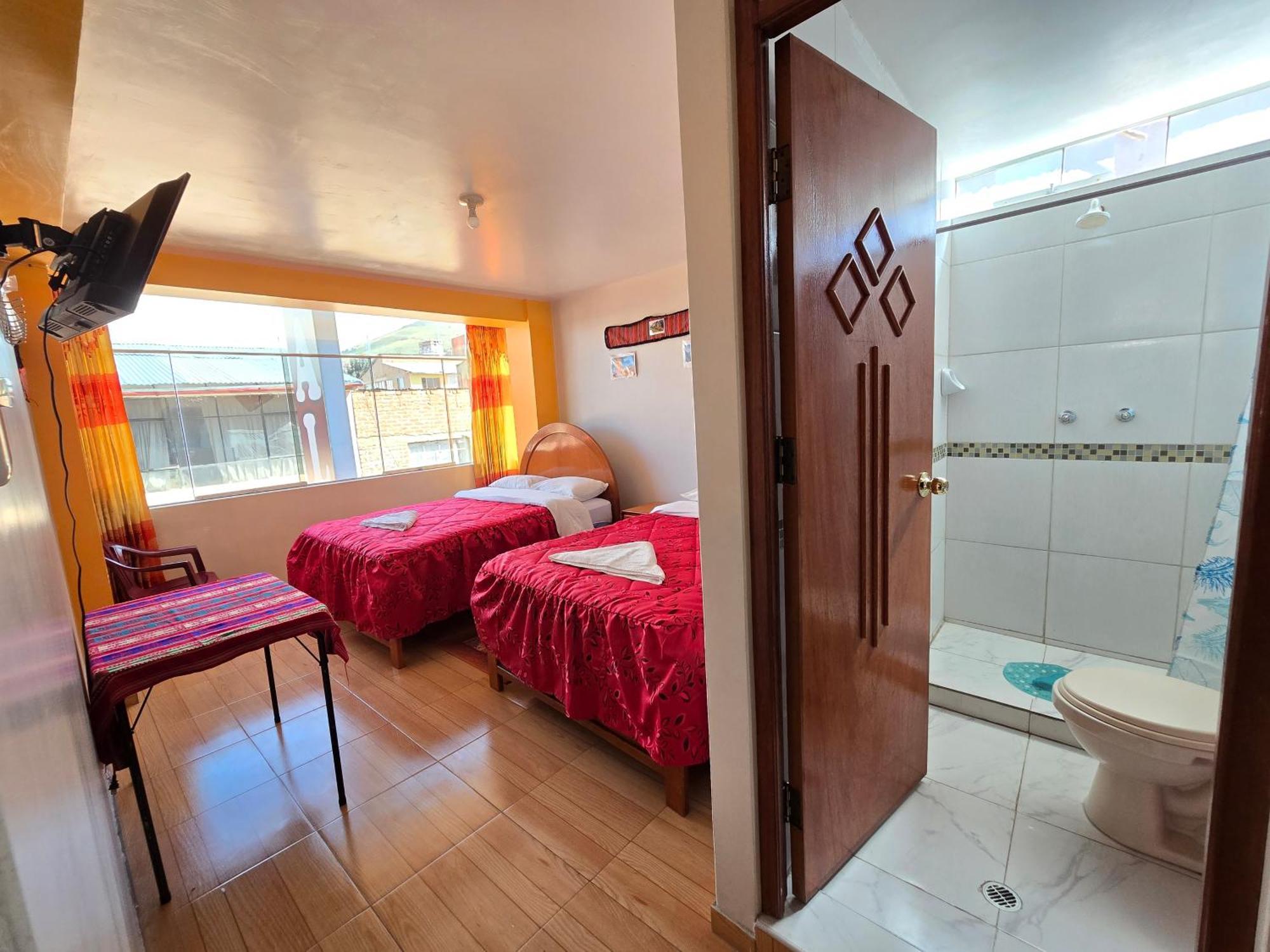 Hostal Acuarius פונו מראה חיצוני תמונה