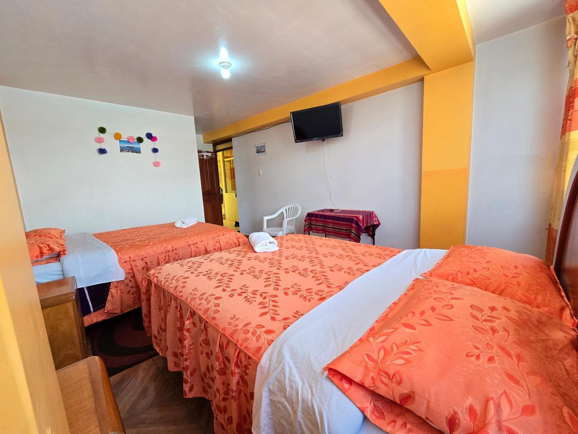 Hostal Acuarius פונו מראה חיצוני תמונה